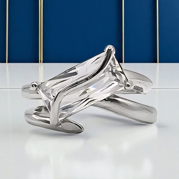 ๐ 18K Gold Plated Adjustable Ring Stunning Cubic Zirconia Fits Sizes 7-8 - Picture 11 of 13